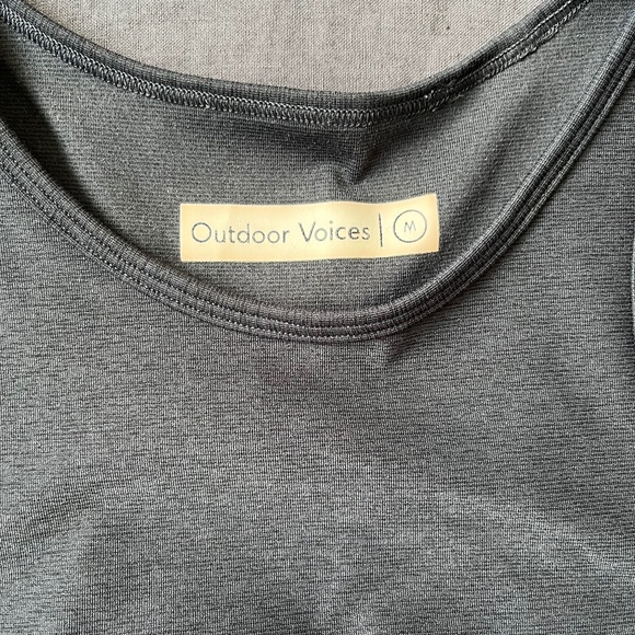 Outdoor Voices Warm-up Kit. Charcoal. Size Medium. - Picture 5 of 8